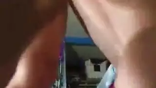 مثلث نساء ناضجات: زوجة الأب والأم الحموة تمارسان الجنس
