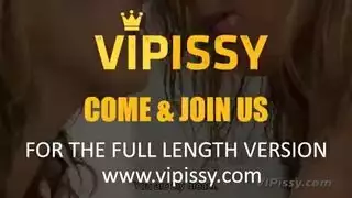 سحاقيات شقراء في إكس إكس إكس: نبع ماء وقبضة