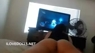 نجمات البورن تخدم معجب مهووس بألعاب الفيديو
