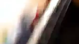 سمراء متهيجة تأخذ قضيبين: الجار ونائب الرئيس في ممارسة جنسية ثلاثية صريحة