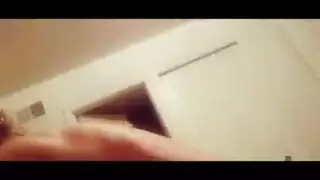 الشقراء ساميا سوانسون تمص القضيب بمهارة ناعمة حتى يصبح صلبًا كالحديد