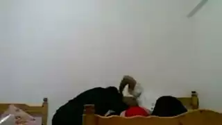 مصرية محجبة تمارس الجنس الجماعي وتتدفق بالسائل