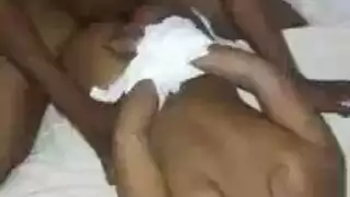 العبيد المطيعون يتم تدمير ثقوبهم
