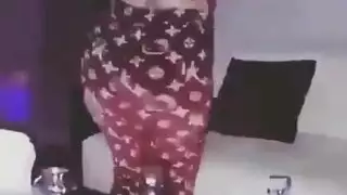 مشهد قذف داخل طيز عربية ساخنة