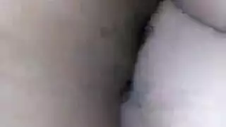 فتاة مفلسة تأخذ قضيب اللص كدفعة لدينها