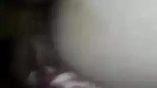 وقت الجنس الجماعي: آنا تركب عصا لحم صلبة مع رفاقها المتحمسين