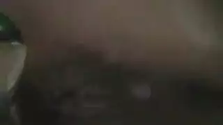 شباب صغار يدمرون كسها المبلل في مشهد إباحي صريح