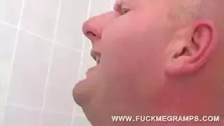 نيك غشاء البكارة سكس