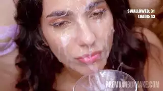 وجه مليء بالسائل المنوي: هؤلاء الفحول يقذفون على وجه العاهرة