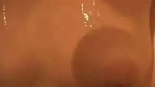 اختي جلست علي وجهي