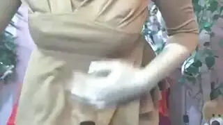ذات قرون ومثيرة: فيلم بورنو كامل لامرأة تمارس الجنس مع نفسها