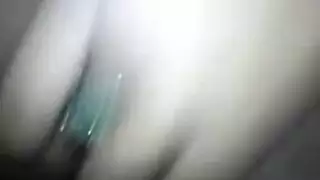 طبيب العيون يملأ فرجات مريضته