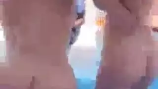 مال مقابل ممارسة جماعية على السرج