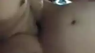 زوجان اسيويان سحاقيان يزوران الخيا