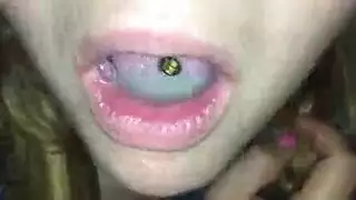 فتاة دعارة حامل تبتلع سائل السائح المنوي