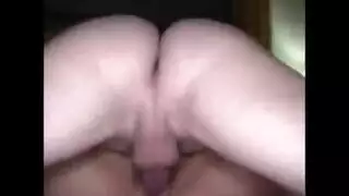 مراهقة آسيوية في مشهد مكثف لمص الديلدو إكس إكس إكس