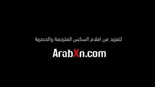 الزوج المدمن على الإباحية يحصل على درس عملي من زوجته المثيرة