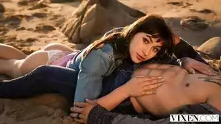 حكمتني زوجة اخي أمارس الجنس