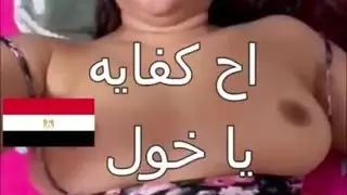 ربة منزل تشعر بالملل تغوي جارها لمشهد بورنو صريح