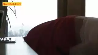مشهد إيراني صعب للأم الجذابة