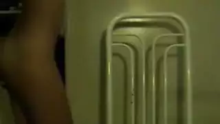 خيال كاميرا مباشرة يشعل جماع فردي مكثف على المكتب