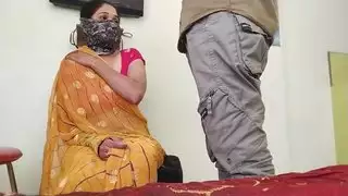 فتاة مجنونة تُدك بقضيب وحشي