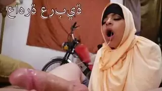 أميرة عربية تفلس من القمار، تبيع فتحاتها مقابل المال