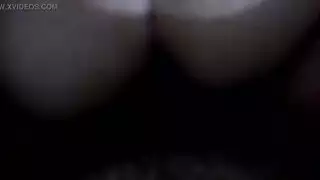 لاتينا هاوية ساخنة تخلع ملابسها وتتباهى بمؤخرتها الممتلئة