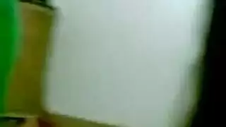 زوجه جزاءريه تقلع ثيابها أما م الكاميرا