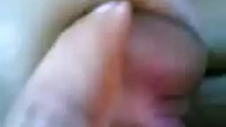 بنت بيضاءتنتاك في غرفتها من كلبه الكبير