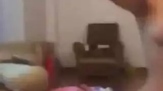 دمية آسيوية صغيرة تخدم قضيب أسود ضخم وتحصل على قذف شرجي