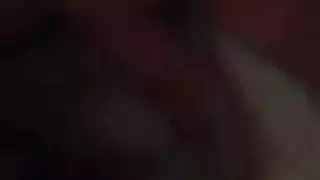 رأس قضيب أحمر يتمدد في شرج مثلي عنيف