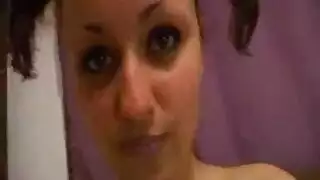 مراهقات فرنسيات عاهرات تمص وتأخذ زب في العراء