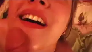 جنس شرجي خام: أصوات مبللة وأنين عالي
