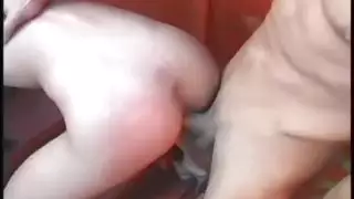 فتاة آسيوية تحصل على جنس فموي عنيف والقذف على الوجه