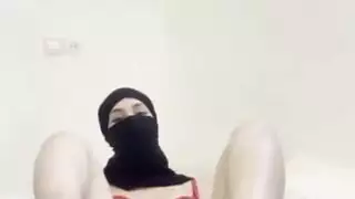 النقاب فتاة عربية الحجاب يستمني، اللعب كس، فرك البظر، المثيرة الخيال مسلم منفرد