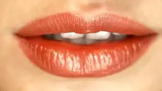 رجل مسن يعطي تشارلي فينيكس حشوة xxx عميقة