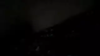 زوجان عربيان ساخنان يمارسان الجنس في المقعد الخلفي