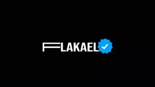 أنا أقدم ديكي الساخن لوليمة عطلتك، هل تريد تذوقه؟