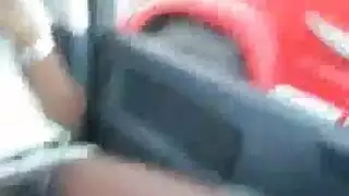 الزوجة الخائنة تمارس الجنس بقوة مع جارها بدلاً من الحصول على تدليك