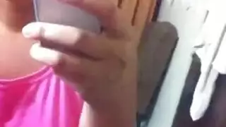 متعة ذاتية لاتينية: لعب صريح بالفرج وهمسات جنسية