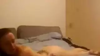 أصدقاء هواة يغوصون في مشهد مثلي صريح