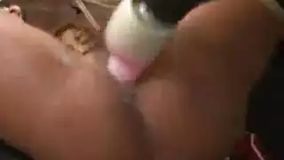 عمل عادة سرية مع المخدة
