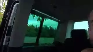 ينيكها ويترك وله داخلها