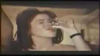 فاتنة إيطالية بثدي سيليكون تائقة لأفعال قوية والنشوة
