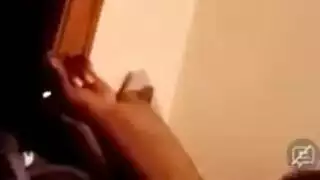 أسلوب الدومينو: مثليات يتناوبن على قضيب كبير