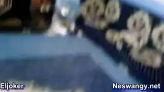 محجبة صديقها يرضع صدرها