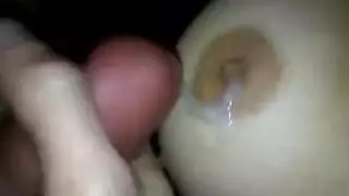 حوريات بالكاد قانونيات يركبن أعضاء أصدقائهن الذكرية