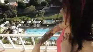 جوانا ملاك: من الرقص على العمود إلى مص عميق للحلق