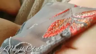 ثنائية مثلية مع مغنية – فرك مهبل مبلل ووصول للقمة مع الصراخ